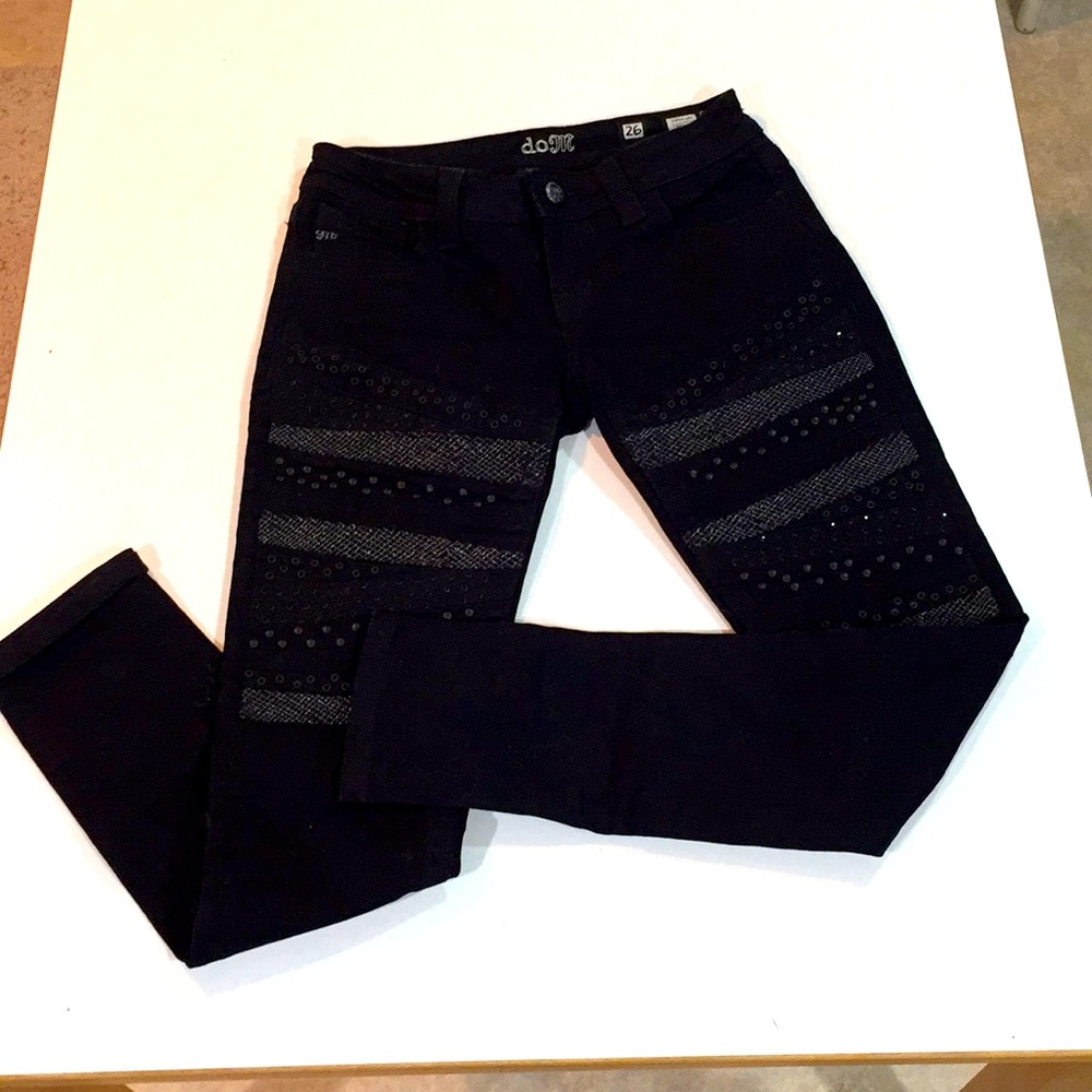 Miss Me Signature Skinny Jeans